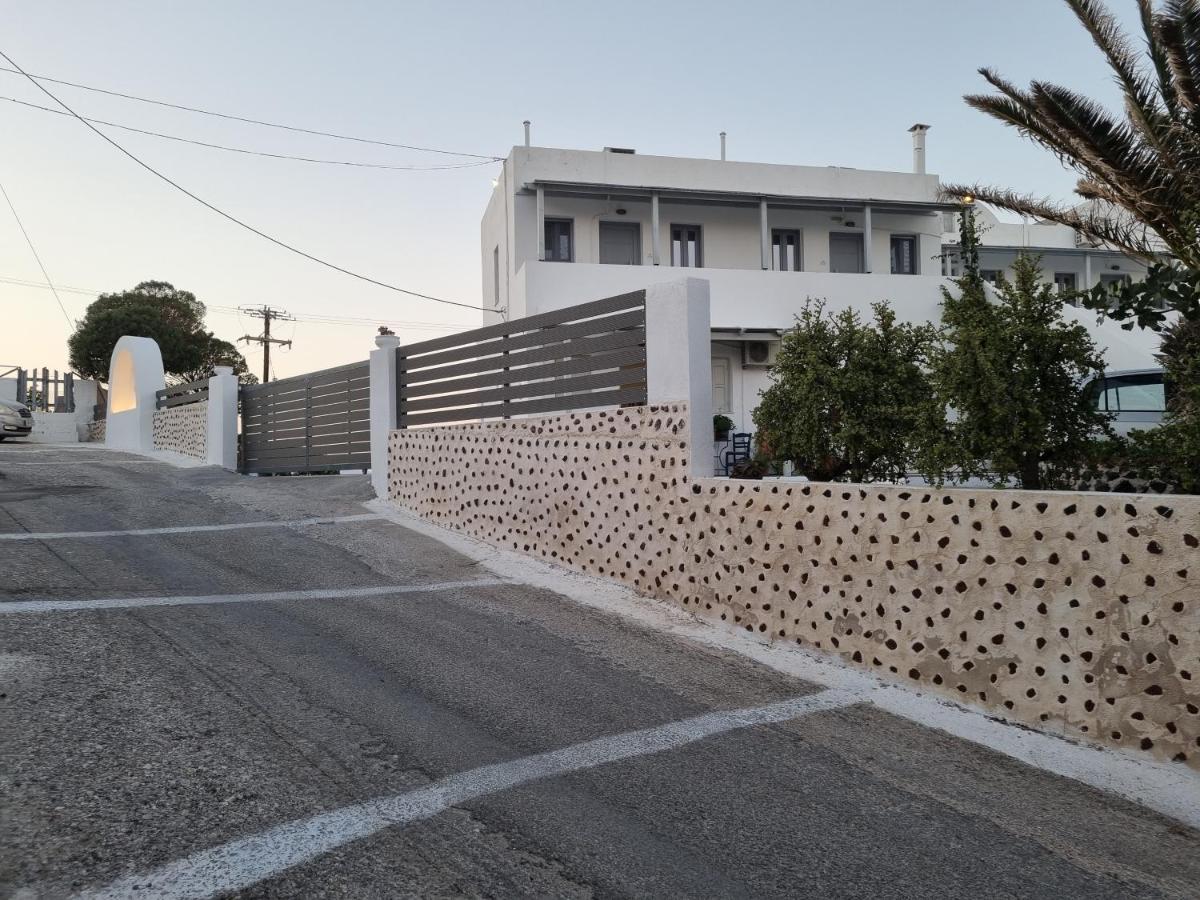 Thira'S Dolphin Aparthotel Akrotírion Kültér fotó