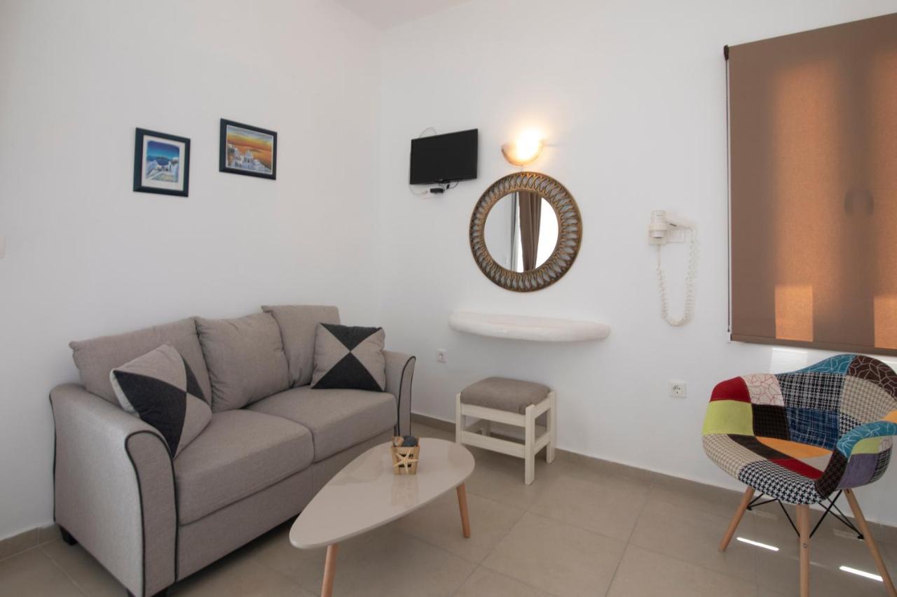 Thira'S Dolphin Aparthotel Akrotírion Kültér fotó