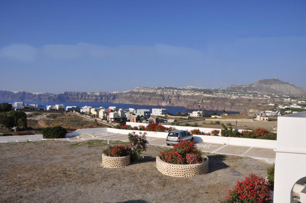 Thira'S Dolphin Aparthotel Akrotírion Kültér fotó