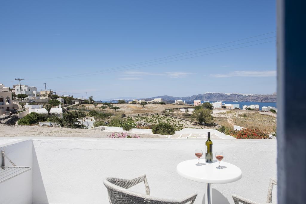 Thira'S Dolphin Aparthotel Akrotírion Kültér fotó